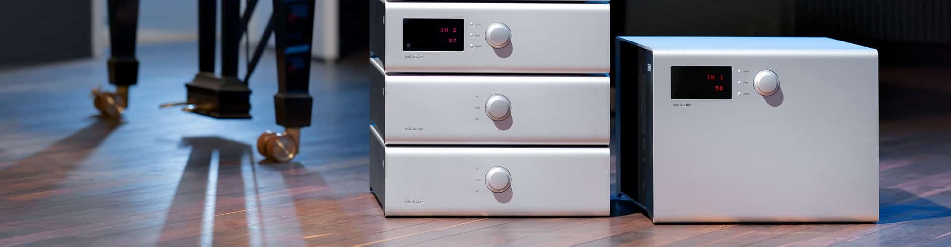 Amplificatore Genesis Dual Mono led blu - Audio/Video In vendita a Roma