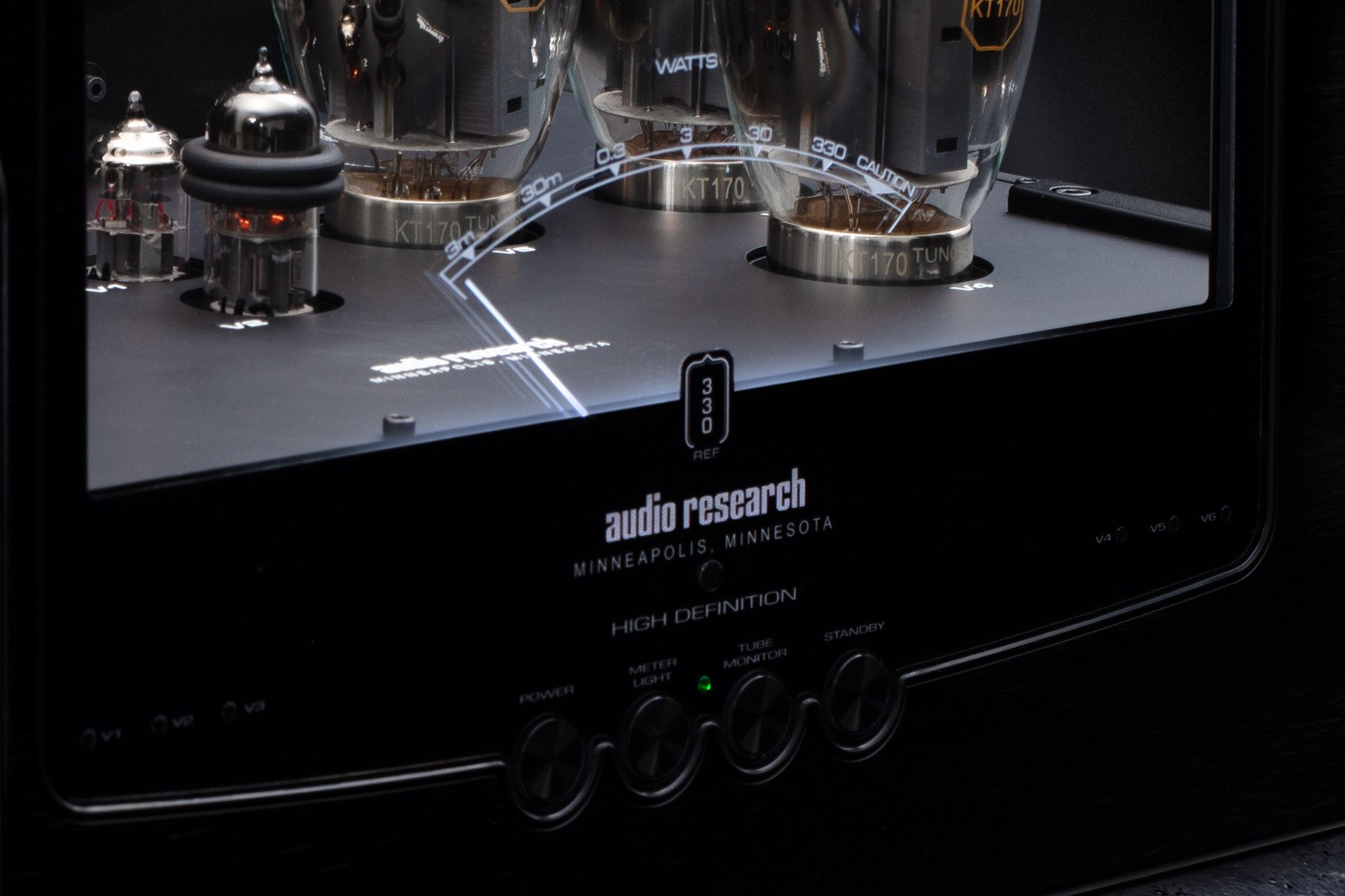 Audio Research Reference 330M – tubos tras la ventana frontal