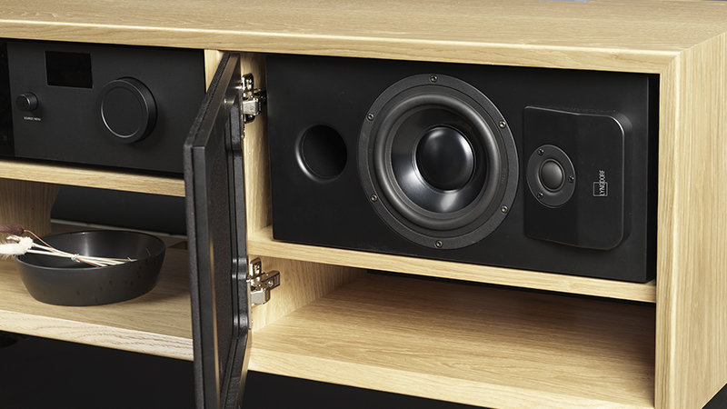 Halvside_vertikalt_800x450_CS1 Altavoz CS-1 en gabinete